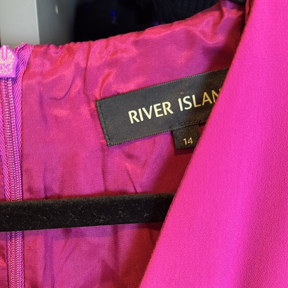 River Island fuschia sleeveless cinched leg v neck back zipper jumpsuit size 14 - Picture 2 of 3